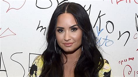 Demi Lovato’s nude photos leak after her Snapchat is hacked